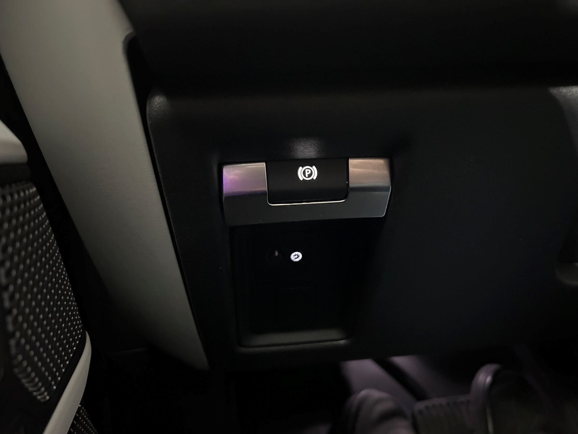 Defender 110 3.0d i6 mhev SE awd 200cv auto - Autoviemme